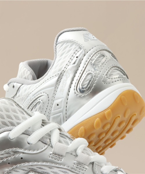 NEW BALANCE(ニューバランス)の「New Balance U204L9FU / ニューバランス U204L9FU【SP】(スニーカー・レディース・シルバー・24.5cm/24.0cm/23.5cm/23.0cm/28.5cm/28.0cm/27.5cm/27.0cm/26.5cm/26.0cm/25.5cm/25.0cm)」の3枚目の写真