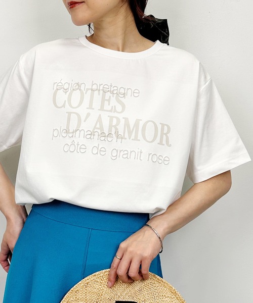 PICCIN(ピッチン)の「ロゴ&刺繍Tシャツ(Tシャツ/カットソー・レディース・チャコールグレー/オフホワイト/ピンク・M)」の1枚目の写真