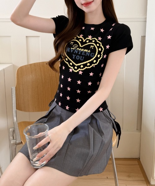 Ada.(エイダ)の「星柄 フロント ロゴ プリント コンパクト Tシャツ(Tシャツ/カットソー・レディース・ブラック/イエロー/ネイビー・FREE)」の17枚目の写真
