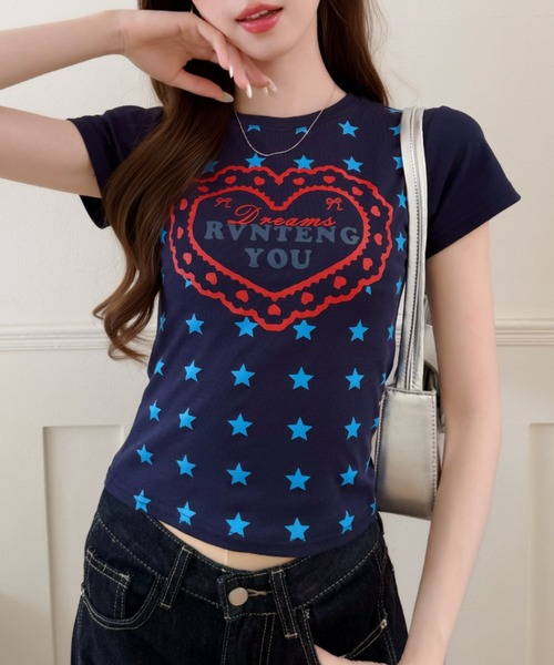 Ada.(エイダ)の「星柄 フロント ロゴ プリント コンパクト Tシャツ(Tシャツ/カットソー・レディース・ブラック/イエロー/ネイビー・FREE)」の10枚目の写真