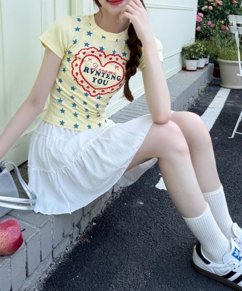Ada.(エイダ)の「星柄 フロント ロゴ プリント コンパクト Tシャツ(Tシャツ/カットソー・レディース・ブラック/イエロー/ネイビー・FREE)」の4枚目の写真