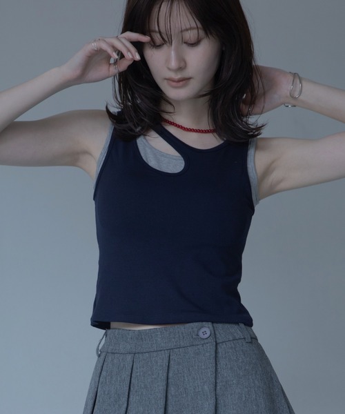 VACANCY(ヴァカンシー)の「アシンメトリー配色カップ付きタンク(タンクトップ・レディース・ネイビー/ボルドー/グレー/ブラック・FREE)」の19枚目の写真
