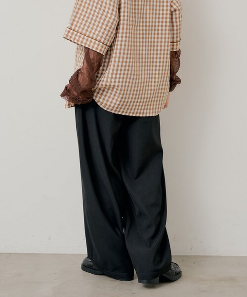 WHIMSIC(ウィムジック)の「【UNISEX/2サイズ展開】ボックスプリーツスラックス(その他パンツ・レディース・グレー/ブラック・1/2)」の10枚目の写真