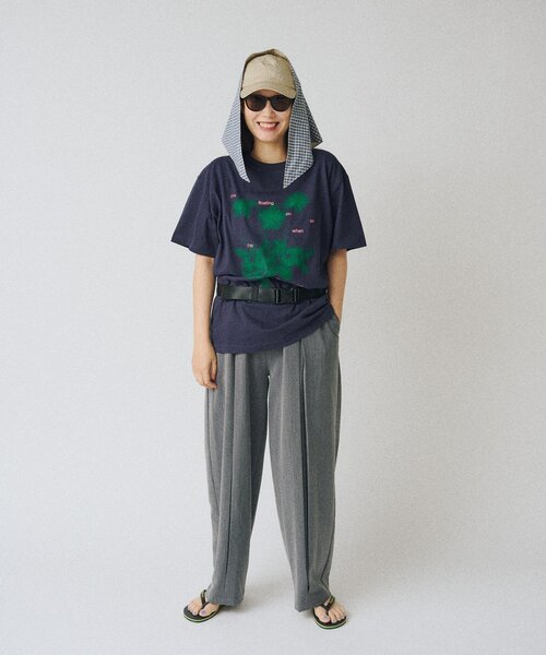 WHIMSIC(ウィムジック)の「【UNISEX/2サイズ展開】ボックスプリーツスラックス(その他パンツ・レディース・グレー/ブラック・1/2)」の19枚目の写真