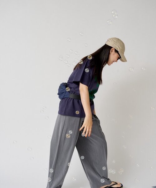 WHIMSIC(ウィムジック)の「【UNISEX/2サイズ展開】ボックスプリーツスラックス(その他パンツ・レディース・グレー/ブラック・1/2)」の21枚目の写真