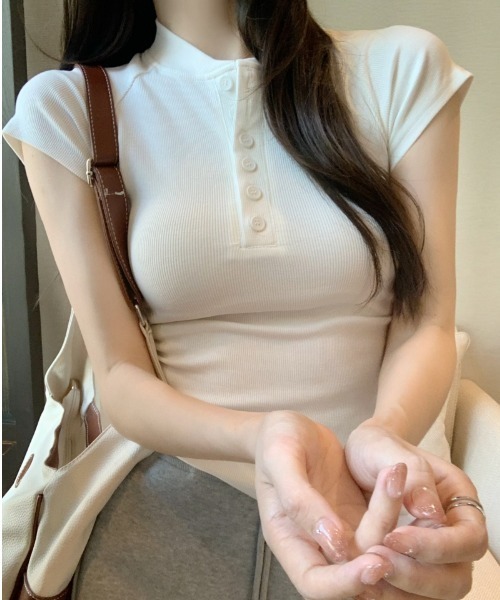 Emilie(エミリー)の「ヘンリーネック半袖トップス(Tシャツ/カットソー・レディース・ブラック/オートミール/ホワイト・FREE)」の8枚目の写真