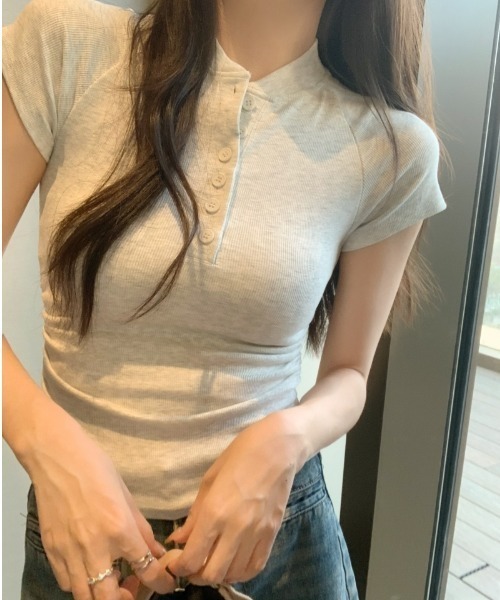 Emilie(エミリー)の「ヘンリーネック半袖トップス(Tシャツ/カットソー・レディース・ブラック/オートミール/ホワイト・FREE)」の19枚目の写真