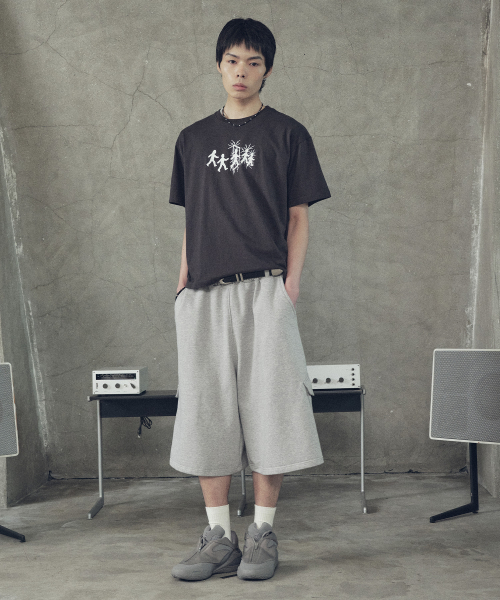 SUPERSUB（スーパーサブ）の「スラントカーゴワイドバミューダショーツ-グレー（その他パンツ・レディース・その他・MEDIUM/LARGE）」の2枚目の写真