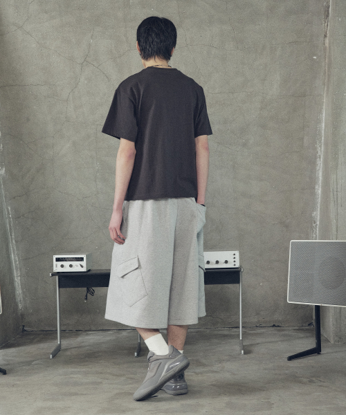 SUPERSUB（スーパーサブ）の「スラントカーゴワイドバミューダショーツ-グレー（その他パンツ・レディース・その他・MEDIUM/LARGE）」の4枚目の写真