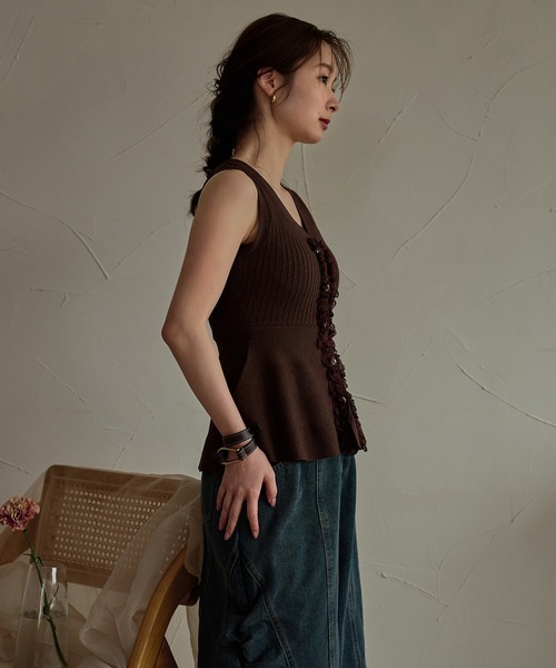 mideal（マイディール）の「lace design glitter peplum knit / レースデザイングリッターペプラムニット（ニット/セーター・レディース・ネイビー/ブラウン・FREE）」の8枚目の写真