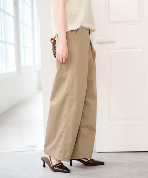 U by SPICK&SPAN(ユーバイスピックアンドスパン)の「ライトツイルタックカーブパンツ(その他パンツ・レディース・ベージュ/カーキ・38/36)」の8枚目の写真