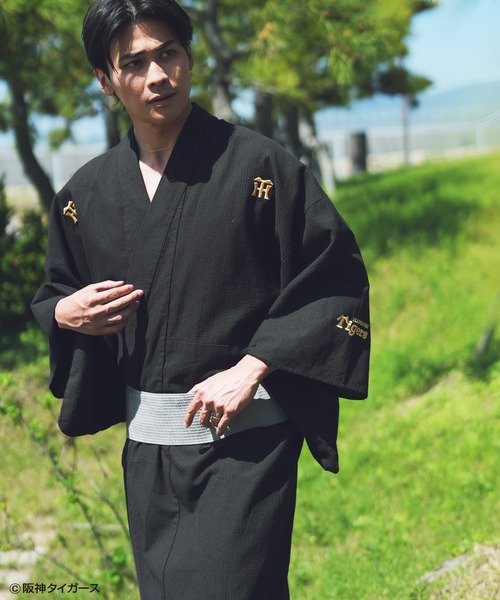 jiggys shop(ジギーズショップ)の「阪神タイガース承認コラボ 浴衣 メンズ 5点 セット【 浴衣+帯+下駄+扇子+信玄袋 】(浴衣・メンズ・ブラック系その他・SMALL/MEDIUM/LARGE/X-LARGE/X-SMALL)」の8枚目の写真