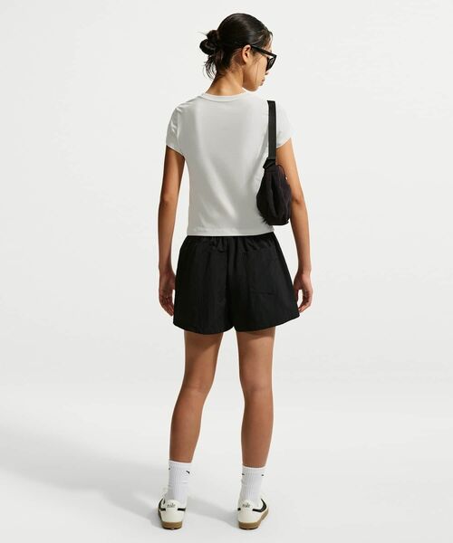 NIKE(ナイキ)の「ナイキ スポーツウェア チル ニット ウィメンズ スリム モッドクロップド Tシャツ / Nike Sportswear Chill Knit Women's Slim Mod-Cropped T-Shirt IM6415-133 Sail(Tシャツ/カットソー・レディース・クリーム・M/L/XL/S/XS)」の5枚目の写真