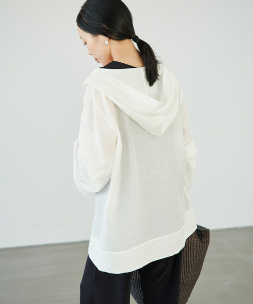 plage(プラージュ)の「Sheer Hoodie ブラウス(シャツ/ブラウス・レディース・ホワイト・FREE)」の9枚目の写真