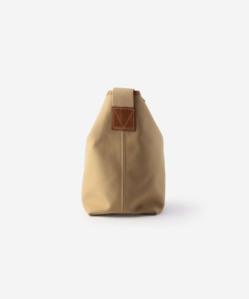 BRADY(ブレディー)の「Brady | ASHDOWN UNISEX(ショルダーバッグ・レディース・カーキ/ブラック・ONE)」の4枚目の写真