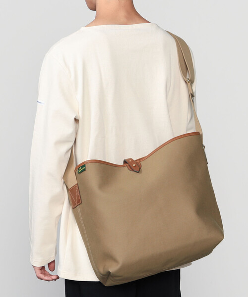 BRADY(ブレディー)の「Brady | ASHDOWN UNISEX(ショルダーバッグ・レディース・カーキ/ブラック・ONE)」の1枚目の写真