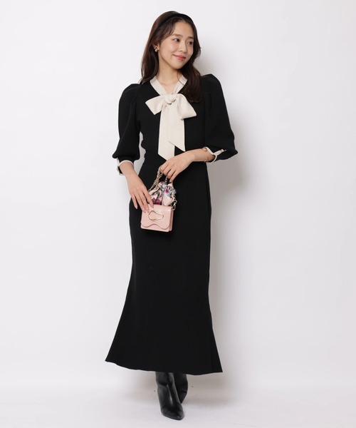 JUSGLITTY(ジャスグリッティー)の「配色ボウタイパフニットワンピース(ワンピース・レディース・ブラック/ブラウン/グレイッシュベージュ・2/1)」の1枚目の写真