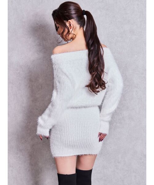 GYDA(ジェイダ)の「オフショルデザインシャギーニットワンピース(ワンピース・レディース・オフホワイト/ベージュ/チャコールグレー/ブラック・FREE)」の19枚目の写真