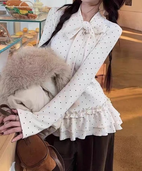 SHERU(シェル)の「クラシカルドット ボウタイペプラムトップス チュニックワンピ(Tシャツ/カットソー・レディース・ホワイト・M)」の2枚目の写真