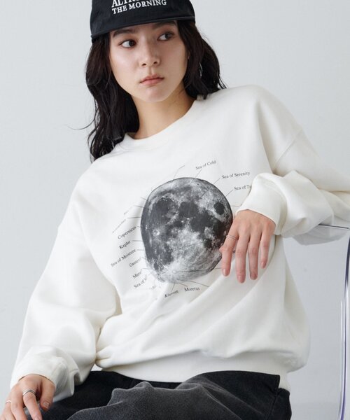 CIAOPANIC TYPY(チャオパニックティピー)の「【ZOZO限定】【UNISEX】MOON/EARTHスウェット(スウェット・レディース・ブラック/ホワイト/グレー/ブラック系その他・MEDIUM/LARGE)」の2枚目の写真
