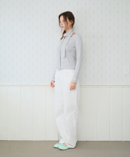 AMESWORLDWIDE(アメスワールドワイド)の「CLASSIC STRAIGHT DENIM PANTS WHITE(デニムパンツ・レディース・その他・LARGE/SMALL/MEDIUM)」の4枚目の写真