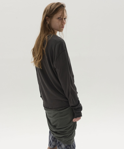 LCDC TM(エルシーディーシーティーエム)の「DEEP NECK COTTON TOP (DARK GREY)(Tシャツ/カットソー・レディース・その他・OS)」の6枚目の写真