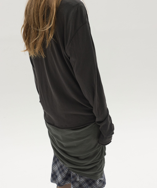 LCDC TM(エルシーディーシーティーエム)の「DEEP NECK COTTON TOP (DARK GREY)(Tシャツ/カットソー・レディース・その他・OS)」の9枚目の写真