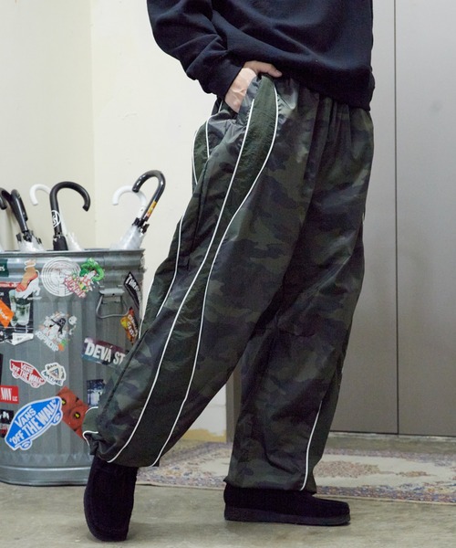 ROOPTOKYO(ループトウキョウ)の「ウェーブ切替パンツ ナイロンパンツ サイドライン パイピング 無地 配色 カモフラージュ柄 迷彩柄 ドット柄 メンズ レディース 2026年 秋 秋服 冬 冬服(その他パンツ・メンズ・ブラック系2/グレー/カーキ/ネイビー/ブラック・L/M/S)」の16枚目の写真