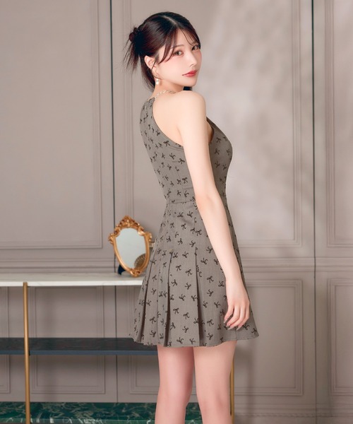 DAZZY(デイジー)の「ネックチェーン谷間ジップリボン柄Aラインミニ丈キャバドレス(ドレス・レディース・グレー・S/M/XS)」の11枚目の写真