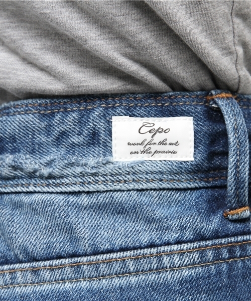 cepo（セポ）の「フリンジデニムワイドクロップドパンツ（デニムパンツ・レディース・ホワイト/インディゴブルー/ライトブルー・SMALL/LARGE/MEDIUM）」の11枚目の写真