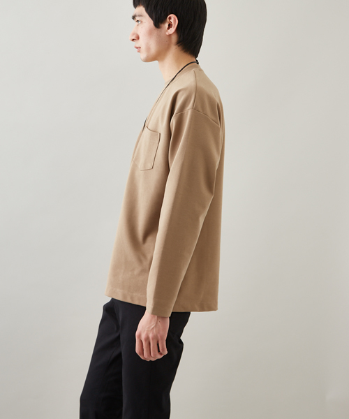 STUDIOUS（ステュディオス）の「ポンチオーバークルーネックロンＴ（Tシャツ/カットソー・メンズ・ベージュ/オフホワイト/ブラック/ワイン・2/1/3）」の5枚目の写真