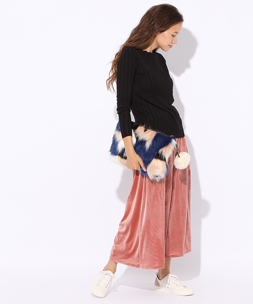 niko and...(ニコアンド)の「オリジナルフェイクファークラッチバッグ【niko and ...】(クラッチバッグ・レディース・レッド/その他1/その他2/チャコール/その他3/ベージュ・0)」の22枚目の写真