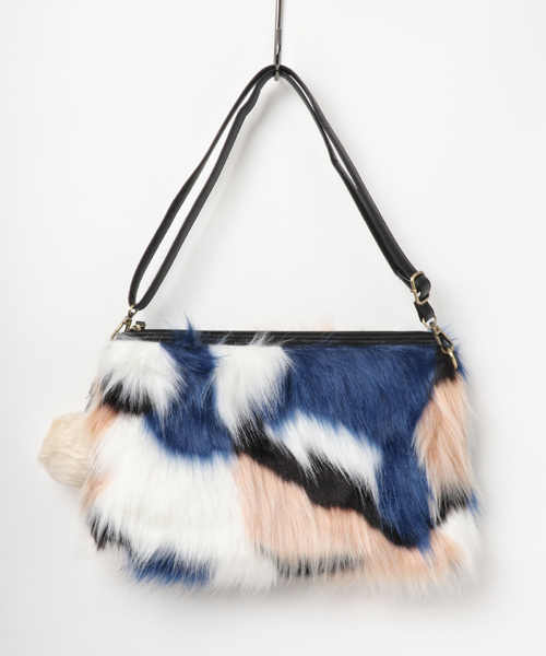 niko and...(ニコアンド)の「オリジナルフェイクファークラッチバッグ【niko and ...】(クラッチバッグ・レディース・レッド/その他1/その他2/チャコール/その他3/ベージュ・0)」の19枚目の写真