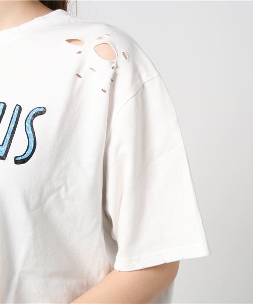 PUNYUS(プニュズ)の「ジャッカルクラッシュT(Tシャツ/カットソー・レディース・ホワイト/レッド/ライトピンク/スミクロ・3/4)」の9枚目の写真