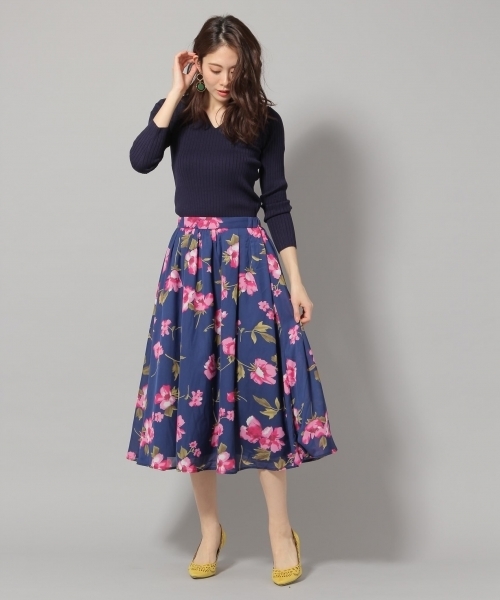 Andemiu（アンデミュウ）の「ハナガラタックギャザースカート789609（スカート・レディース・ネイビー/オフホワイト/ブラック・FREE）」の7枚目の写真