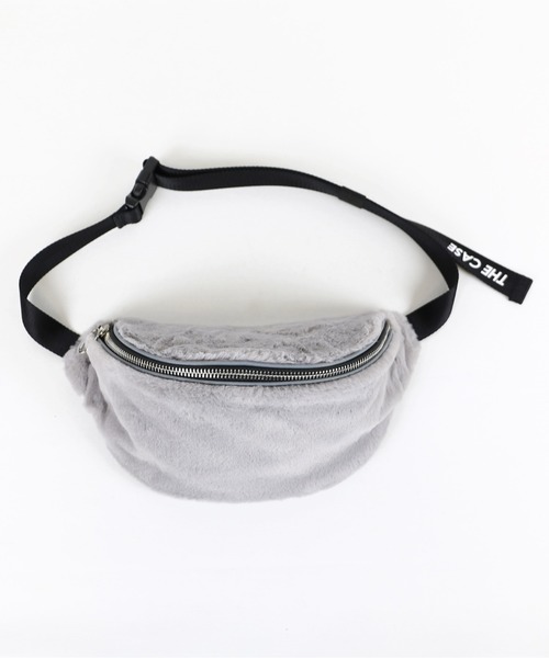 the case（ザケース）の「【THE CASE】LIKE FUR BODYBAG（ボディバッグ/ウエストポーチ・レディース・ブラック/グレー/イエロー/レッド・FREE）」の3枚目の写真