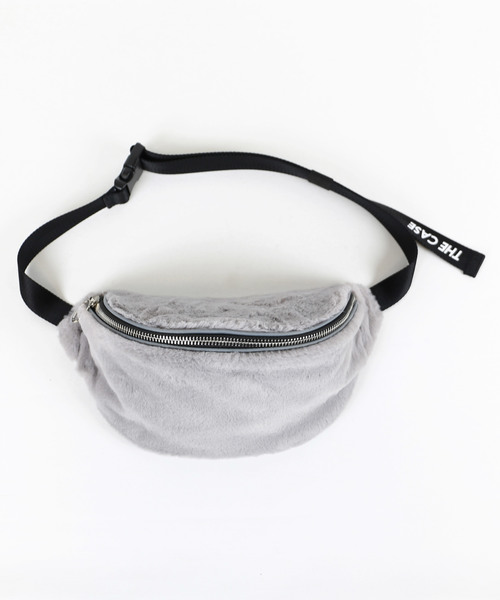the case（ザケース）の「【THE CASE】LIKE FUR BODYBAG（ボディバッグ/ウエストポーチ・レディース・ブラック/グレー/イエロー/レッド・FREE）」の11枚目の写真