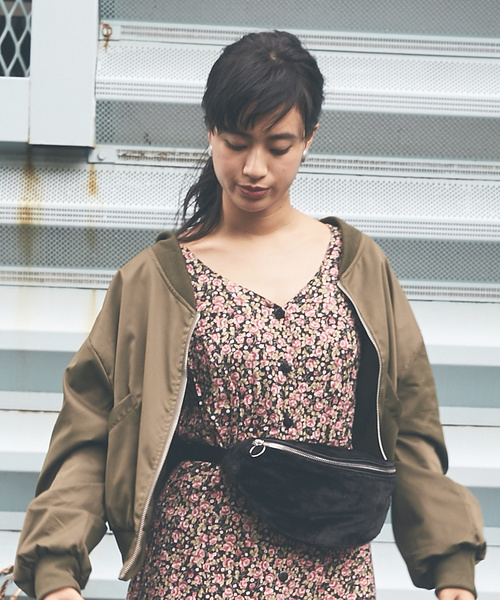 the case（ザケース）の「【THE CASE】LIKE FUR BODYBAG（ボディバッグ/ウエストポーチ・レディース・ブラック/グレー/イエロー/レッド・FREE）」の13枚目の写真