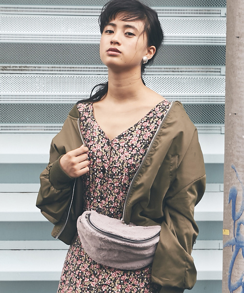 the case（ザケース）の「【THE CASE】LIKE FUR BODYBAG（ボディバッグ/ウエストポーチ・レディース・ブラック/グレー/イエロー/レッド・FREE）」の22枚目の写真