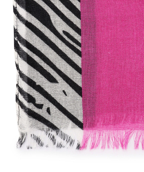 A/C DESIGN BY ALPHA CUBIC（エーシーデザインバイアルファキュービック）の「アート風プリントストール（ストール/ショール・レディース・ブルー/ピンク・フリー）」の4枚目の写真