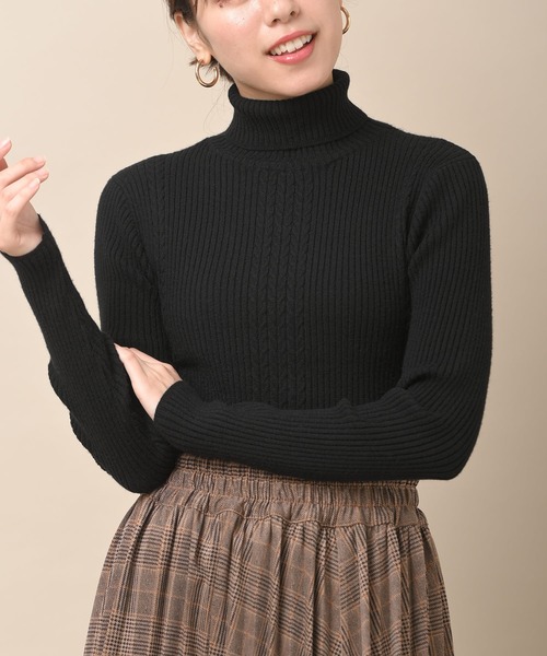 rps(アールピーエス)の「ケーブル&リブタートルプルオーバー(ニット/セーター・レディース・ブラック/ラベンダー/杢グレー/ライトベージュ/グレイッシュベージュ/ミント/パープル/オフホワイト/マスタード/グレー系その他・M)」の3枚目の写真