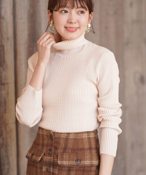 rps(アールピーエス)の「ケーブル&リブタートルプルオーバー(ニット/セーター・レディース・ブラック/ラベンダー/杢グレー/ライトベージュ/グレイッシュベージュ/ミント/パープル/オフホワイト/マスタード/グレー系その他・M)」の21枚目の写真