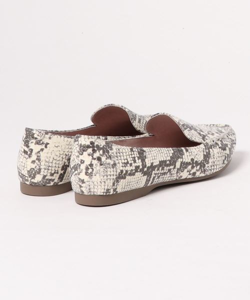 あしながおじさん（アシナガオジサン）の「〈あしながおじさん〉ポインテッドトゥモカシューズ（パンプス・レディース・ブラック/ベージュ/パイソン・22.5cm/23.5cm/24.5cm/23.0cm/24.0cm）」の4枚目の写真