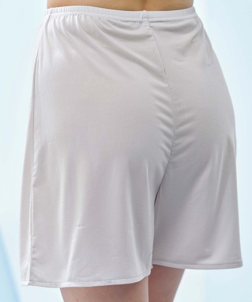 YU'NOW（ユナウ）の「ひんやり冷感！汗取りペチパンツ【制菌】【抗菌防臭】【吸水速乾】（インナーウェア/肌着・レディース・ブラック/ベージュ/オフホワイト/ネイビー/ライトグレー/ブラウン/ピンク・MEDIUM/LARGE/X-LARGE/XX-LARGE/XXX-LARGE/XXXX-LARGE）」の9枚目の写真