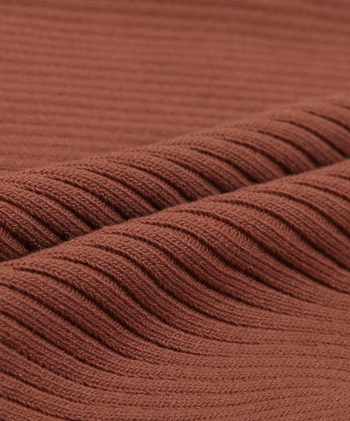 Julia Boutique（ジュリアブティック）の「オフショルダーリブニットトップス/510699（Tシャツ/カットソー・レディース・テラコッタ/ベージュ/パープル/ブラック/ホワイト/ブルー/モカ・ONE）」の15枚目の写真