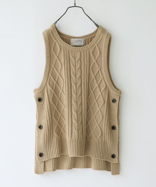 n'OrLABEL（ノアールレーベル）の「『ニットベスト×ブラウスセット』（ベスト・レディース・ベージュ/テラコッタ/ブラック/オリーブ・1/2）」の6枚目の写真