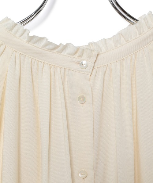 ADAM ET ROPE'(アダムエロペ)の「【一部店舗限定】フリルカラー袖ギャザーブラウス(シャツ/ブラウス・レディース・ブラック/キナリ/キャメル/ベージュ系その他3/サックスブルー・FREE)」の17枚目の写真