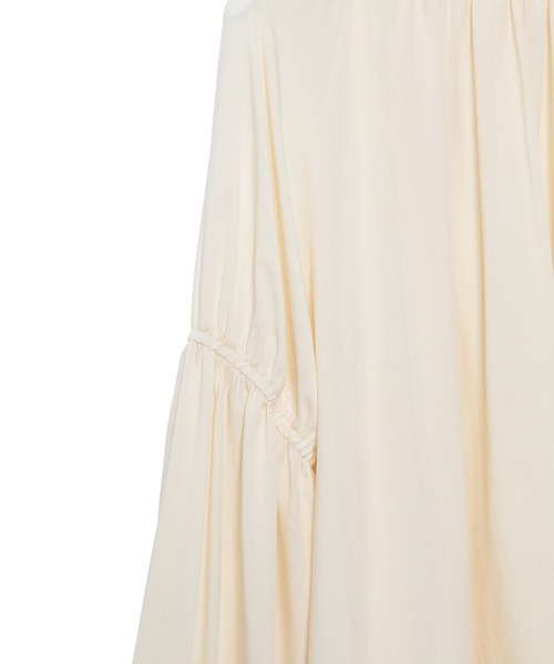 ADAM ET ROPE'(アダムエロペ)の「【一部店舗限定】フリルカラー袖ギャザーブラウス(シャツ/ブラウス・レディース・ブラック/キナリ/キャメル/ベージュ系その他3/サックスブルー・FREE)」の6枚目の写真