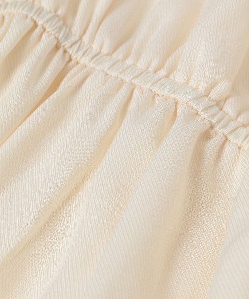 ADAM ET ROPE'(アダムエロペ)の「【一部店舗限定】フリルカラー袖ギャザーブラウス(シャツ/ブラウス・レディース・ブラック/キナリ/キャメル/ベージュ系その他3/サックスブルー・FREE)」の9枚目の写真