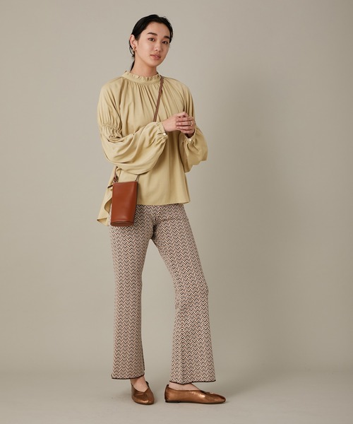 ADAM ET ROPE'(アダムエロペ)の「【一部店舗限定】フリルカラー袖ギャザーブラウス(シャツ/ブラウス・レディース・ブラック/キナリ/キャメル/ベージュ系その他3/サックスブルー・FREE)」の18枚目の写真